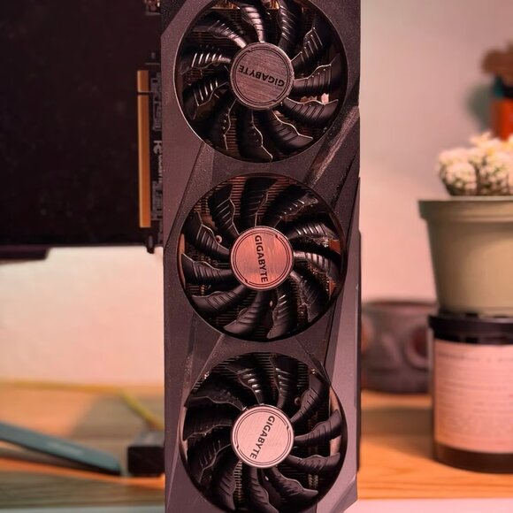 GIGABYTE AORUS GeForce RTX 2070 Super 8G Graphics Card, 3x WINDFORCE Fans, 8GB - Picture 2 of 3
